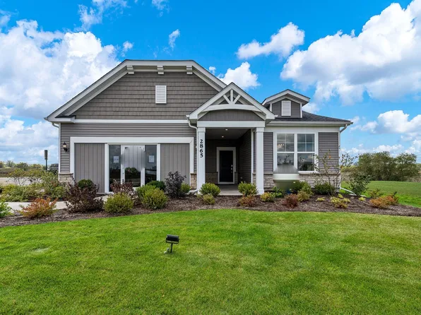 802 Spring Dr, Lindenhurst, IL 60046