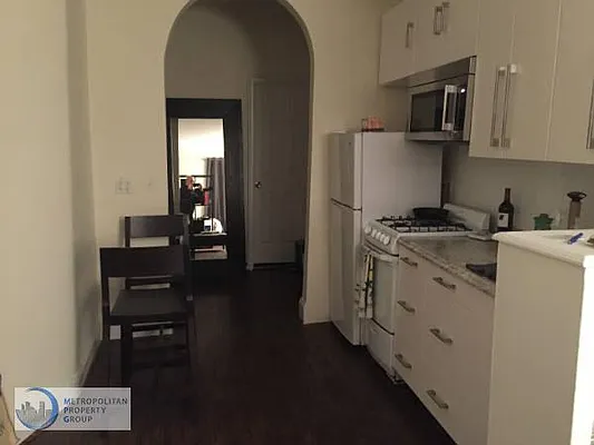 Rented by Metropolitan Property Group | media 37