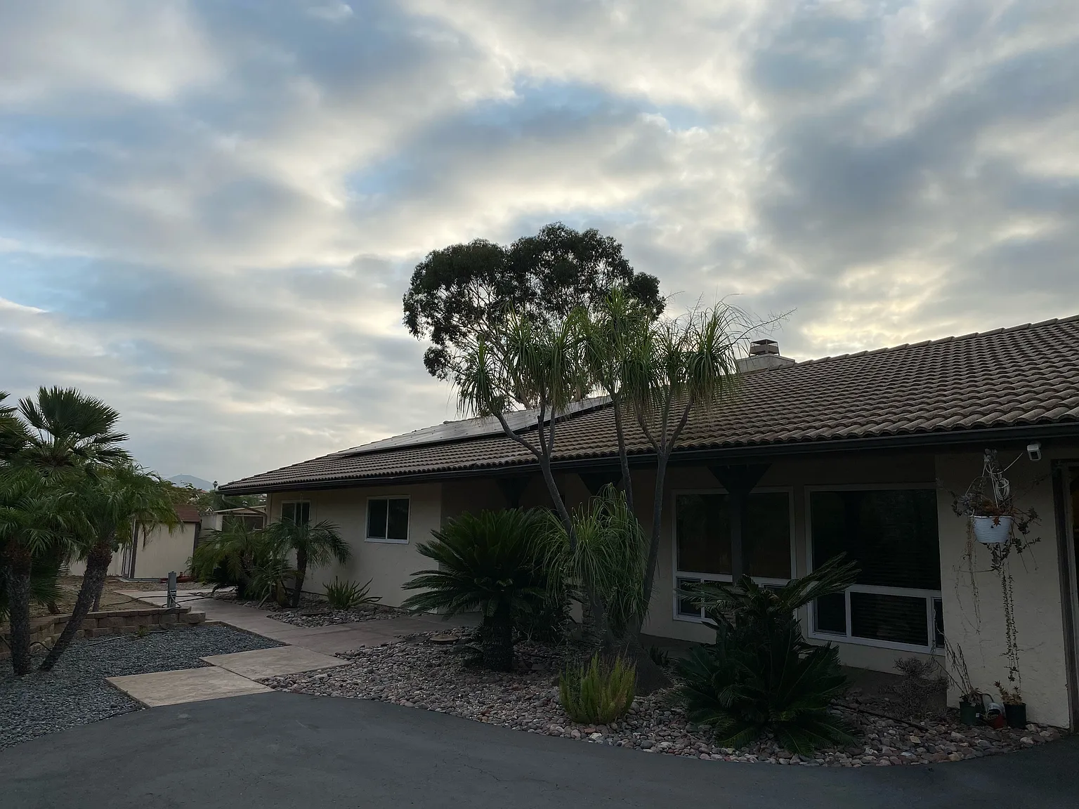 3 bed, 1886 sqft, $4,100 — Photo 4