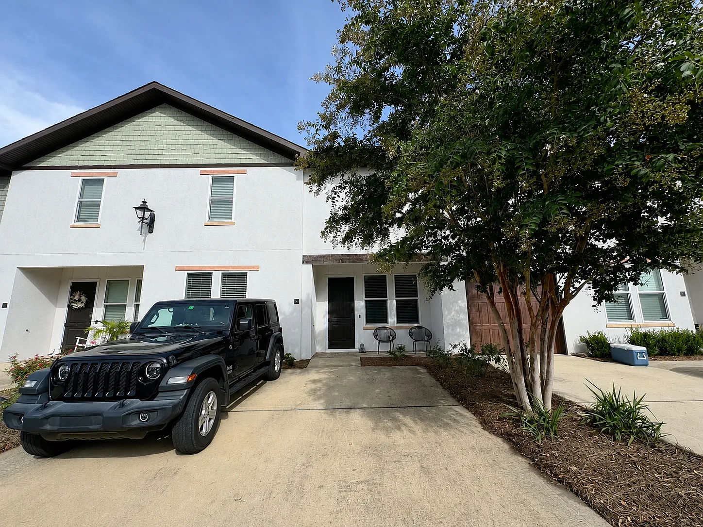 3 bed, 2228 sqft, $3,100 — Photo 2