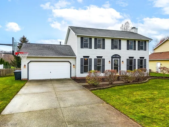 1042 Roy Marsh Dr, Kent, OH 44240