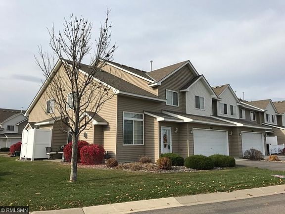 3rd image of 2467 Yellowstone Dr