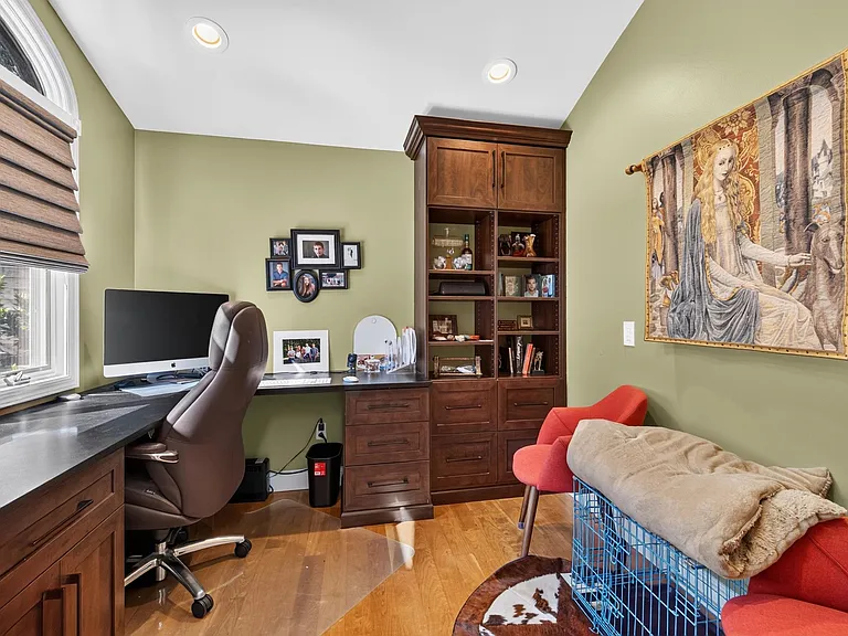 31 Colony Rd — Photo 13