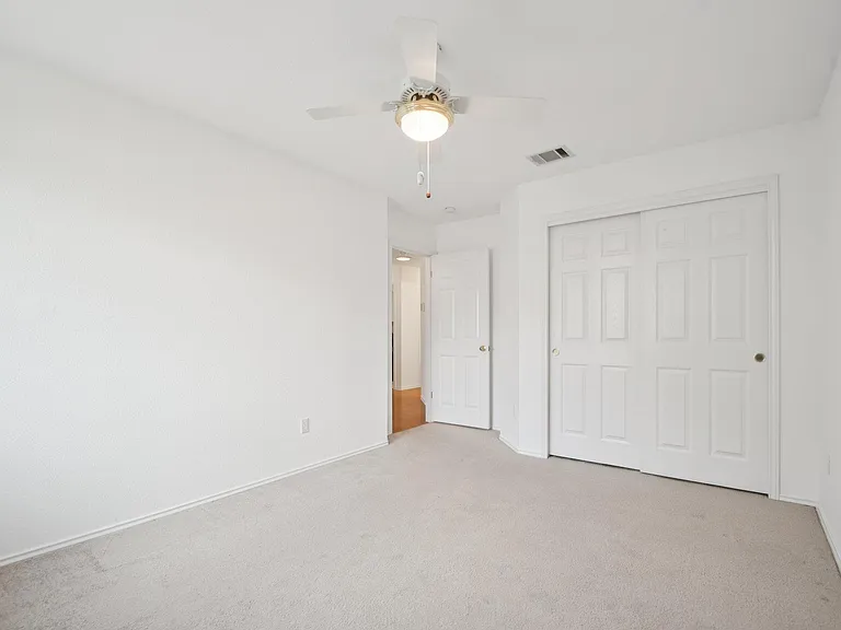 1300 Leah Ln — Photo 23