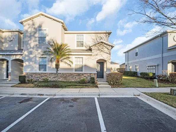 1943 Greenwood Valley Dr, Plant City, FL 33563