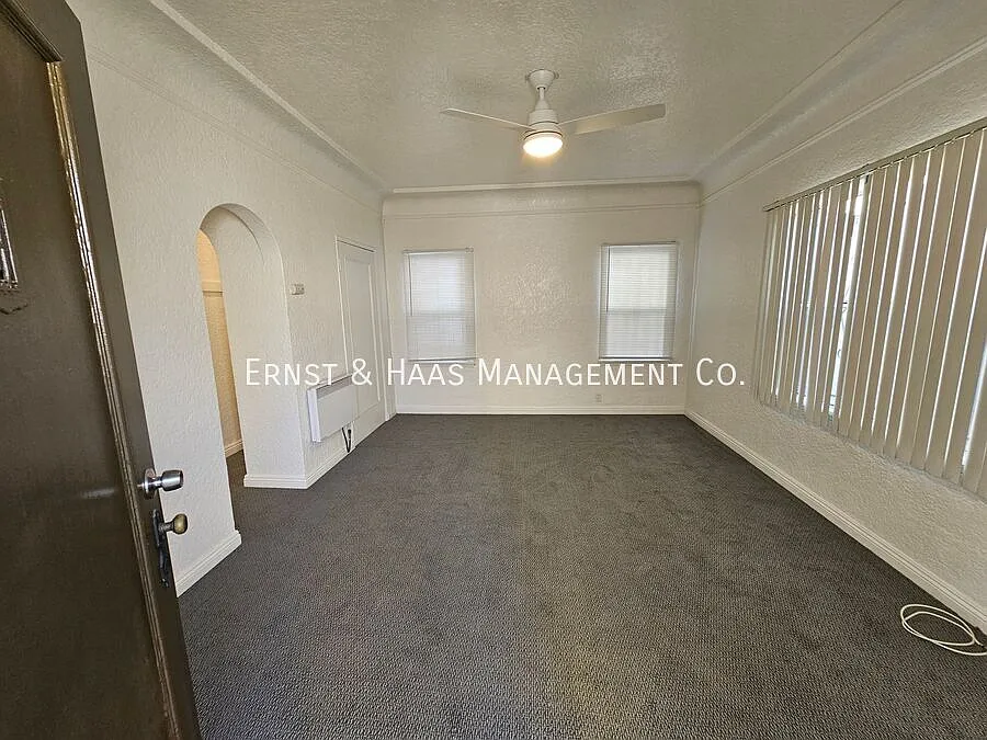 Fantastic Classic Garden Apartment! — Photo 2