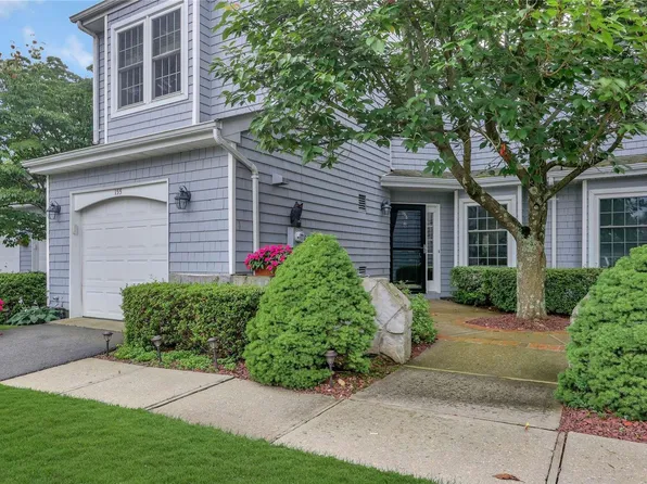 155 Lakebridge Drive N #155, Kings Park, NY 11754