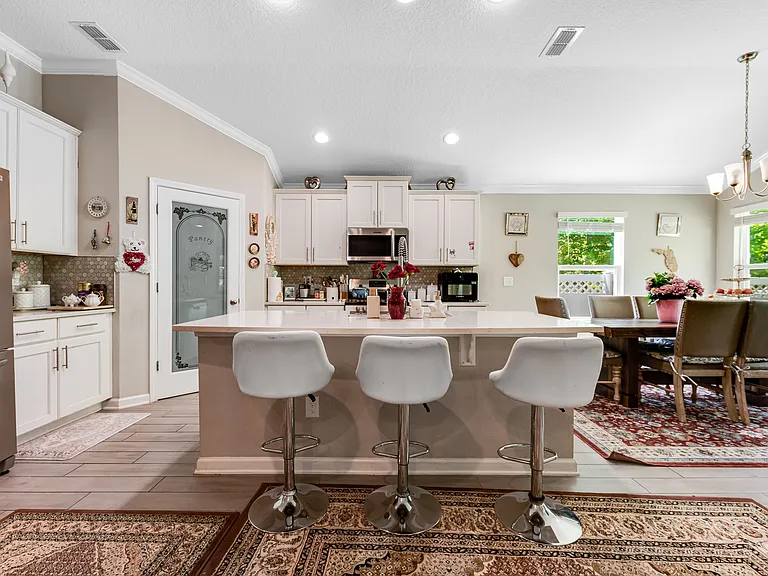 31 Glasgow Dr — Photo 13