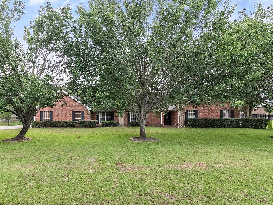 1st image of 626 Meadowlark Ln
