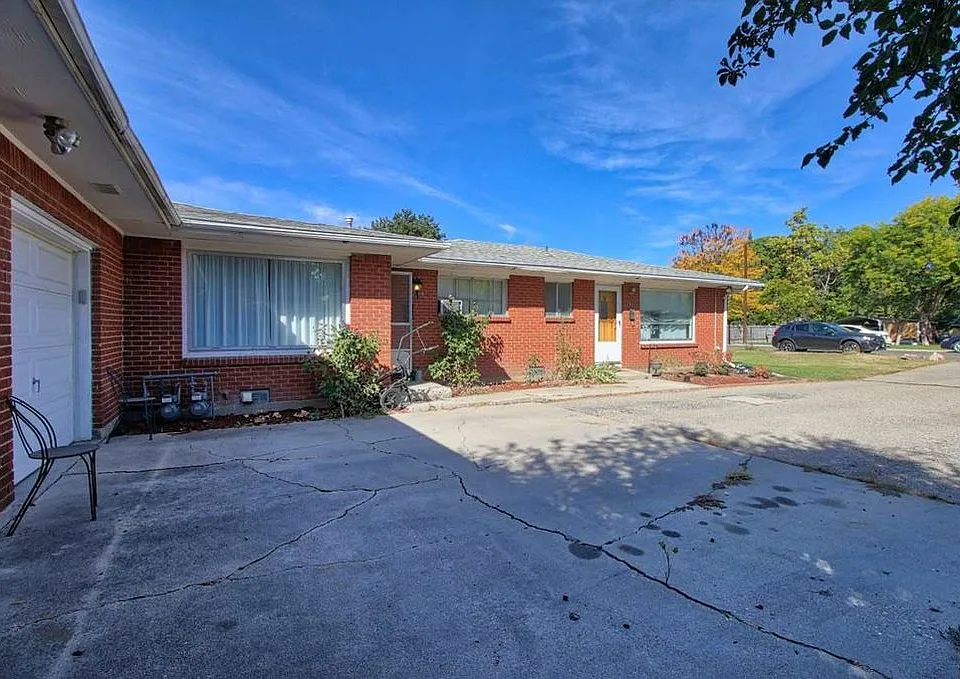 1211 W Martin St