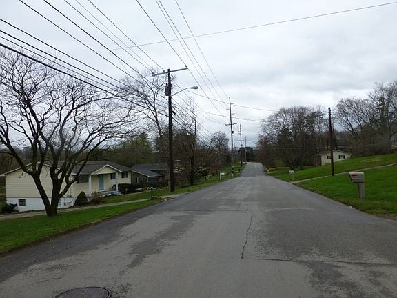 5th image of 7528 Luscombe Dr