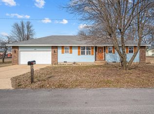 1105 Long St, Mountain Grove, MO 65711
