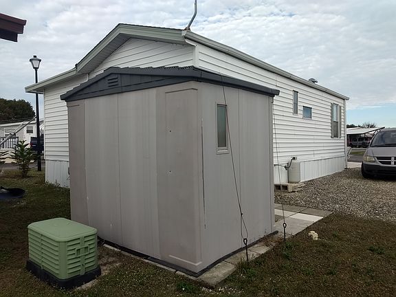 5th image of 9412 New York Ave #228