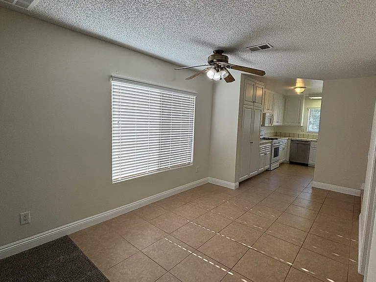 4231 Vista Del Rio Way #4 — Photo 5