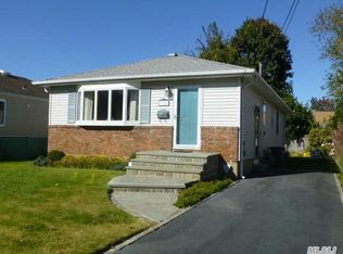 335 N Rutherford Ave, Massapequa, NY 11758