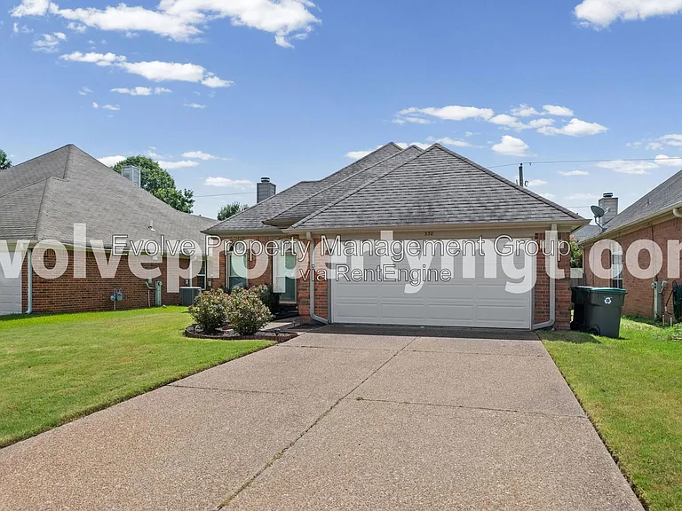 330 Bendigo Dr — Photo 3