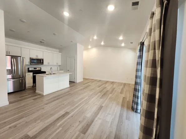 463 W 60 S Unit M302, Providence, UT 84332