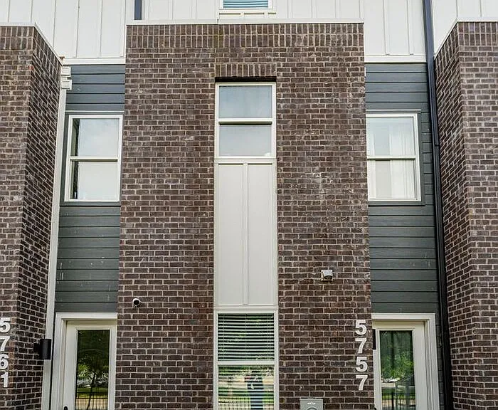 5757 Sofias Cir — Photo 20
