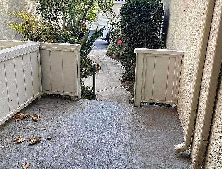 5533 Spanish Oak Ln #B — Photo 2