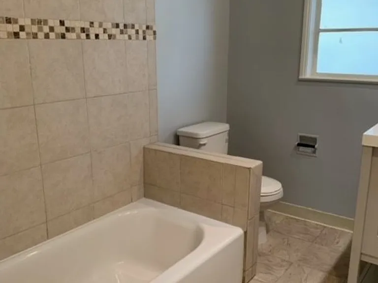 1721 Chapala St — Photo 19