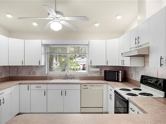 4th image of 1225 Gayle Ave