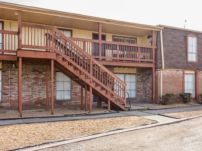Camino Del Sol Apartments — Photo 14