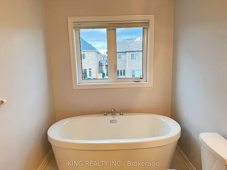 1012 Barton Way — Photo 15