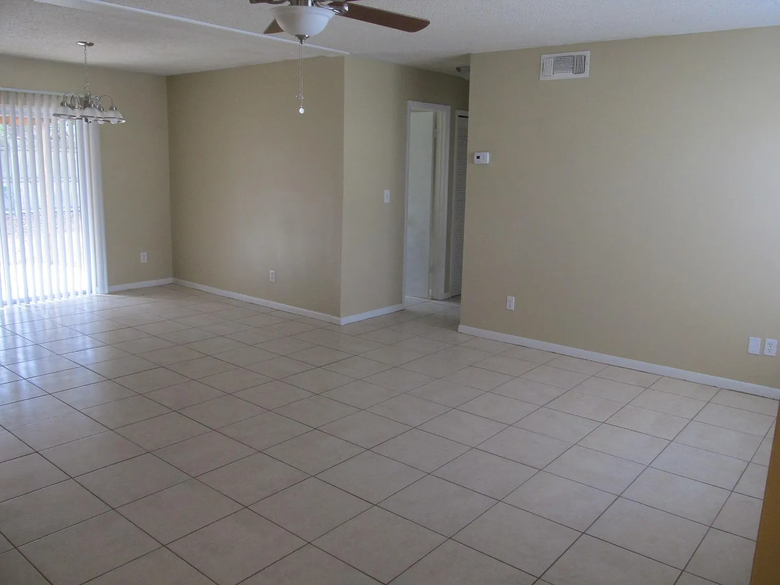 3 bed, 1280 sqft, $2,195 — Photo 3