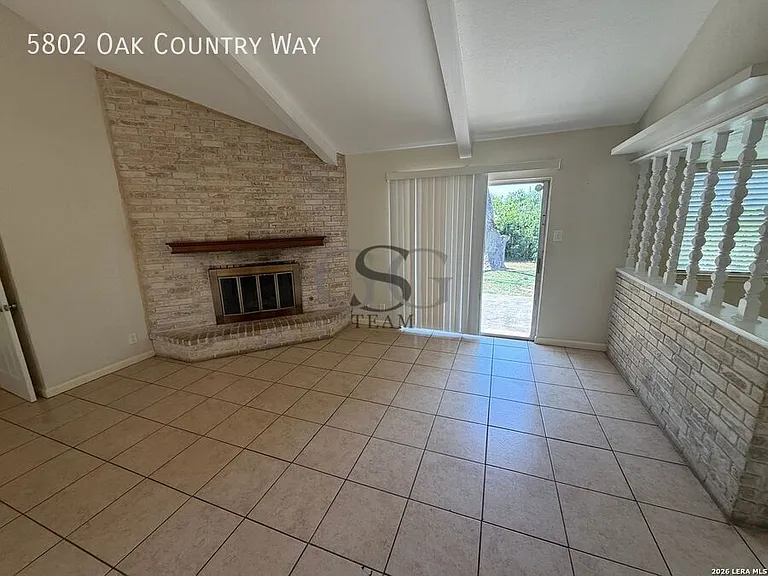 5802 Oak Country Way — Photo 5