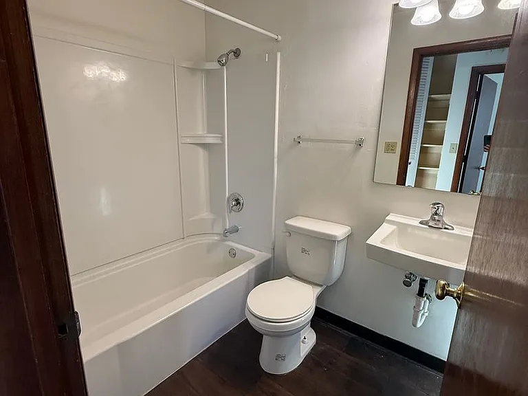 College Park Apartments — Photo 54