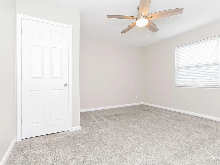 831 Harbor Pl — Photo 11
