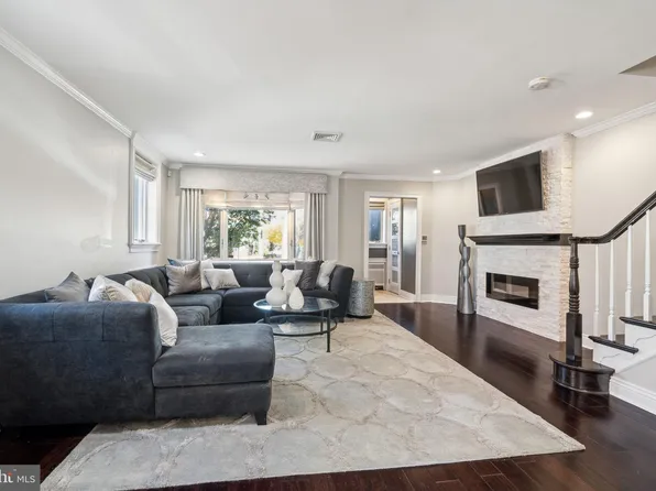 2022 W Shunk St, Philadelphia, PA 19145