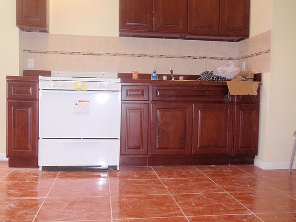 5th image of 11559 157th St