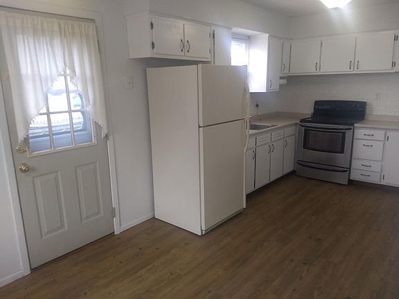 4th image of 115 Thomas St