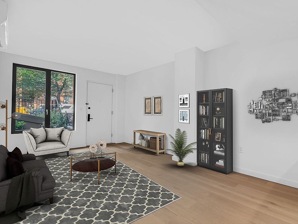 1st image of 567 Ocean Ave #Twnhse1