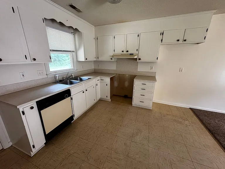 100 Red Rock Dr — Photo 11