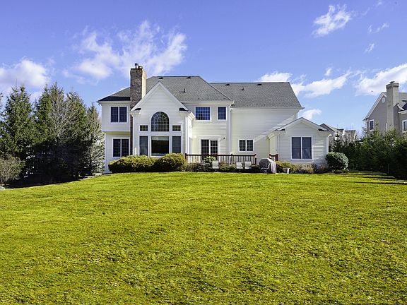 2nd image of 60 Stonewall Cir