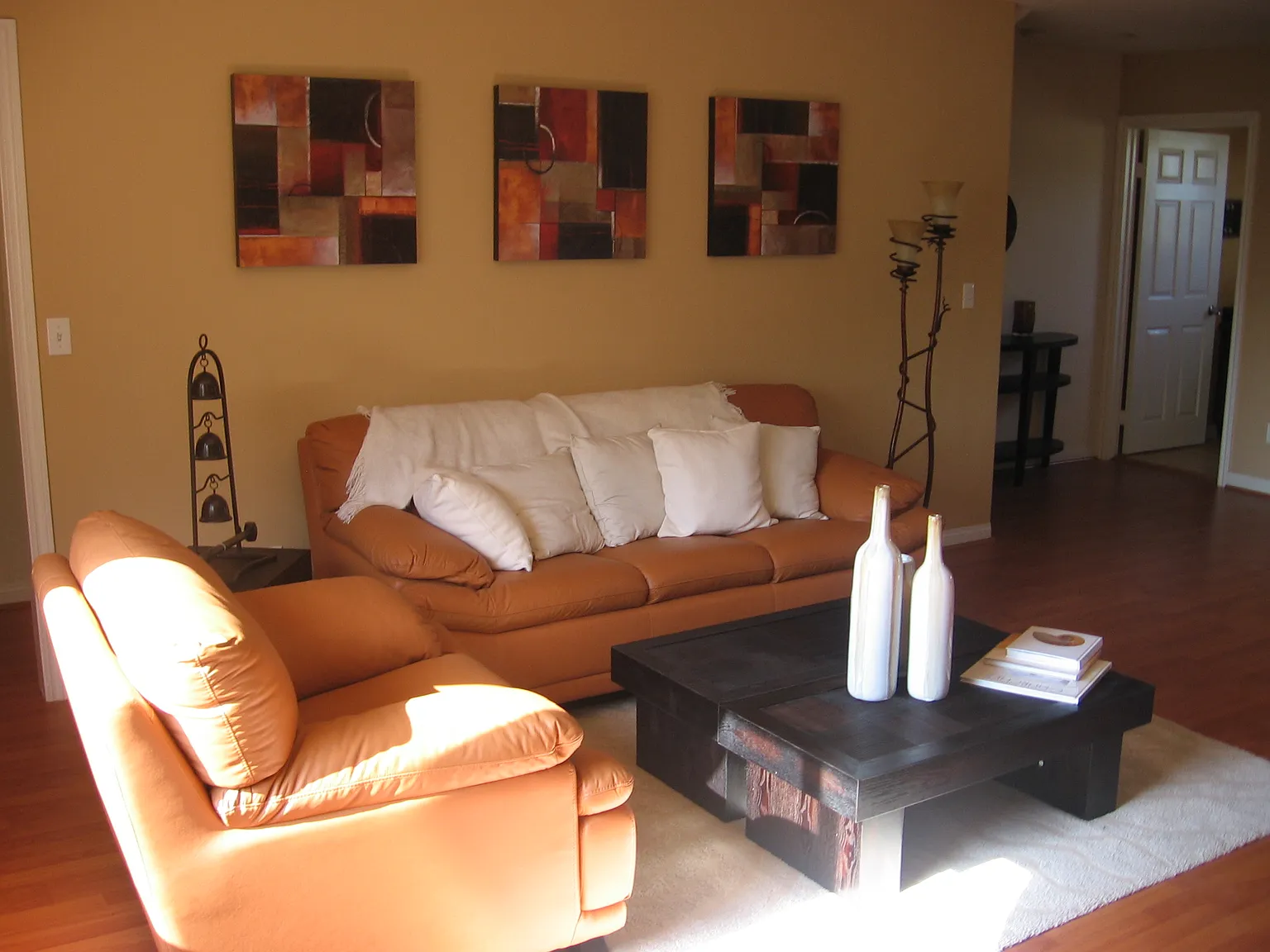 3 bed, 3.5 bath, 1504 sqft, $3,400 — Photo 2
