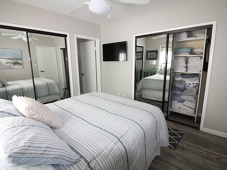 824 Island Ct #1 — Photo 16