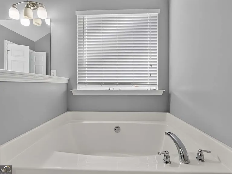 153 Fitzroy Ln — Photo 45