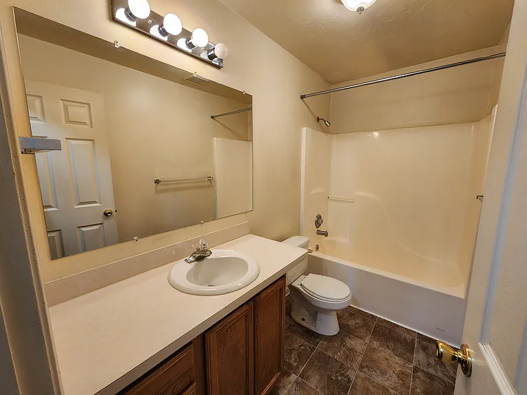 2450 Virlow St Apt 1 - 13_01142025