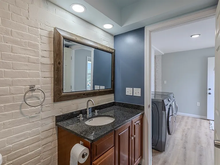 53 Berkley St #B — Photo 23