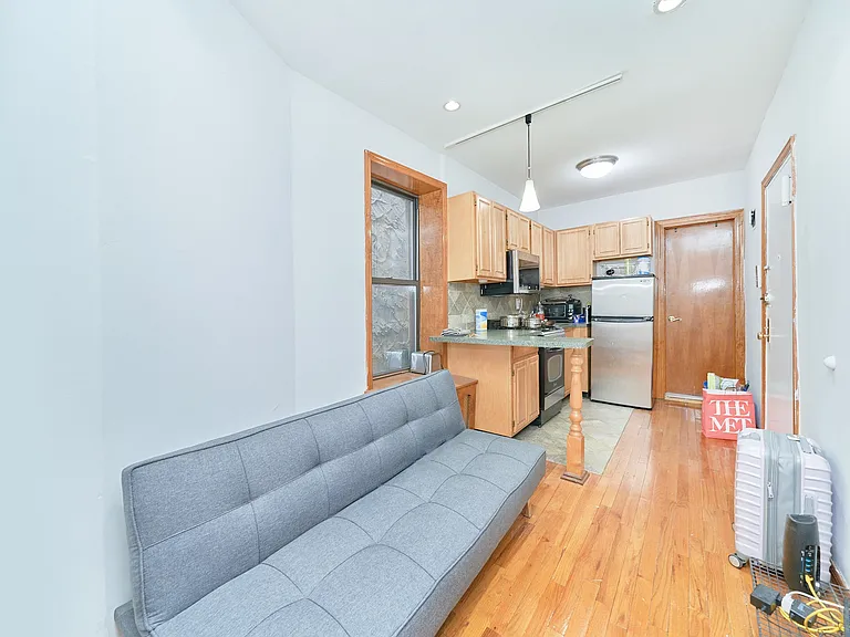 341 E 90th St #14 — Photo 1