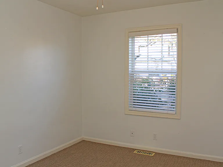 9134 SE Ankeny St #B & A — Photo 11