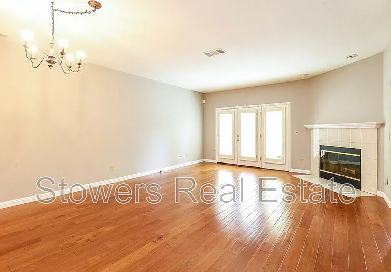 37 Mountain Valley Pl — Photo 4