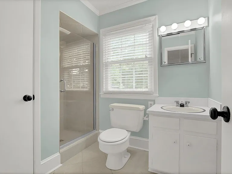 700 Clyde Dr — Photo 17