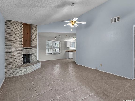 4th image of 806 MEADOW ARBOR LN
