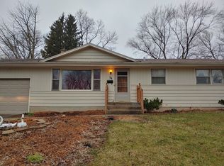 54 W James Way, Cary, IL 60013