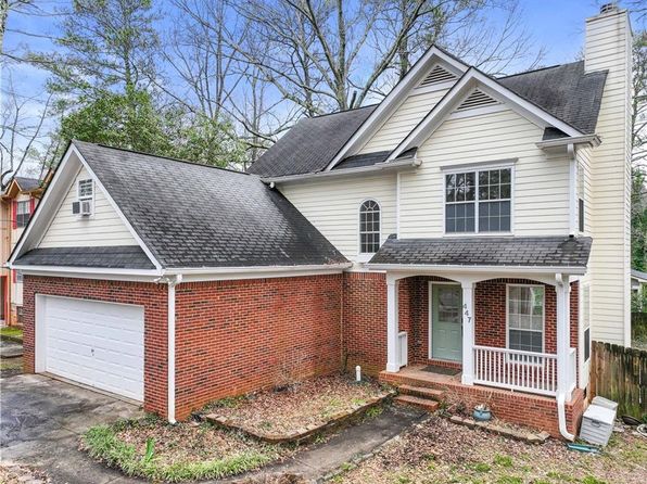 447 Hemlock Dr, Pine Lake, GA 30072