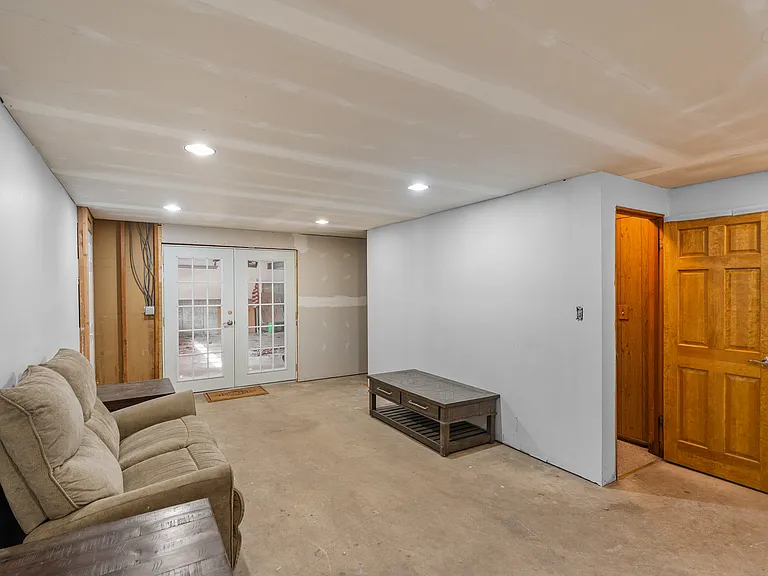 1619 Mar Dr — Photo 29
